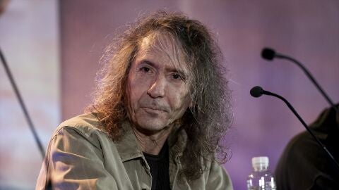 Robe Iniesta durante una rueda de prensa en 2023. Robe Iniesta durante una rueda de prensa en 2023.