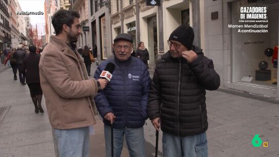 Mientras algunos pa&iacute;ses se plantean la vuelta del servicio militar, Isma Ju&aacute;rez sale a la calle para preguntar a personas que hicieron la mili c&oacute;mo fue. En este v&iacute;deo, encuentra a gente que lo pas&oacute; "de puta madre" y otra que no aprendi&oacute; nada.