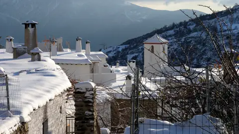 Chimeneas nevadas en Capileira Chimeneas nevadas en Capileira