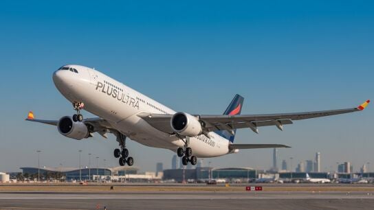 Avi&oacute;n A330 de Plus Ultra