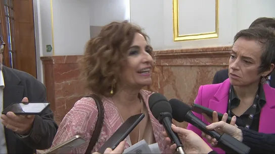 María Jesús Montero atiende a los medios en el Congreso. María Jesús Montero atiende a los medios en el Congreso.