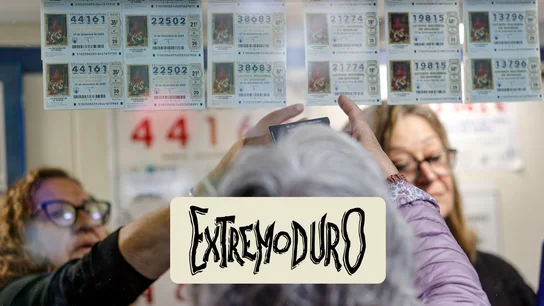 El logo de Extremoduro, sobre una imagen de una administración de Lotería en Valencia El logo de Extremoduro, sobre una imagen de una administración de Lotería en Valencia