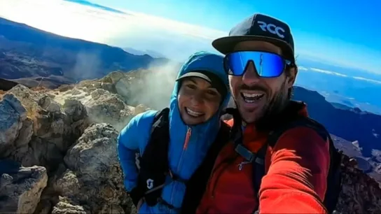 Un alpinista acusado de homicidio tras dejar morir a su pareja en la montaña: apagó el móvil y rechazó el helicóptero de ayuda Un alpinista acusado de homicidio tras dejar morir a su pareja en la montaña: apagó el móvil y rechazó el helicóptero de ayuda