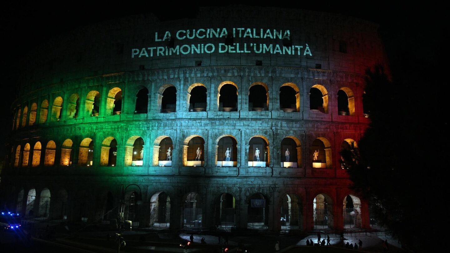 Coliseo de Roma iluminado