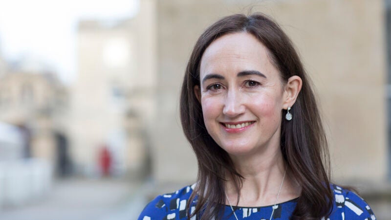 Qué es el glioblastoma cerebral, la enfermedad que padecía la escritora Sophie Kinsella