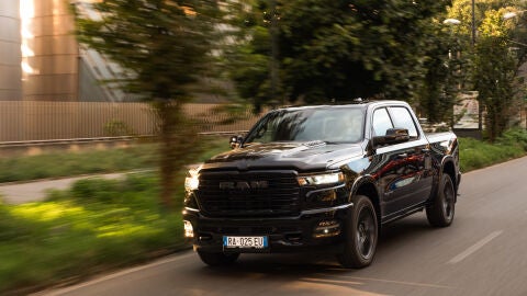 &iquest;Son tan peligrosas las pick-up? Seg&uacute;n un estudio, por cada conductor que salvan, mueren 12 personas