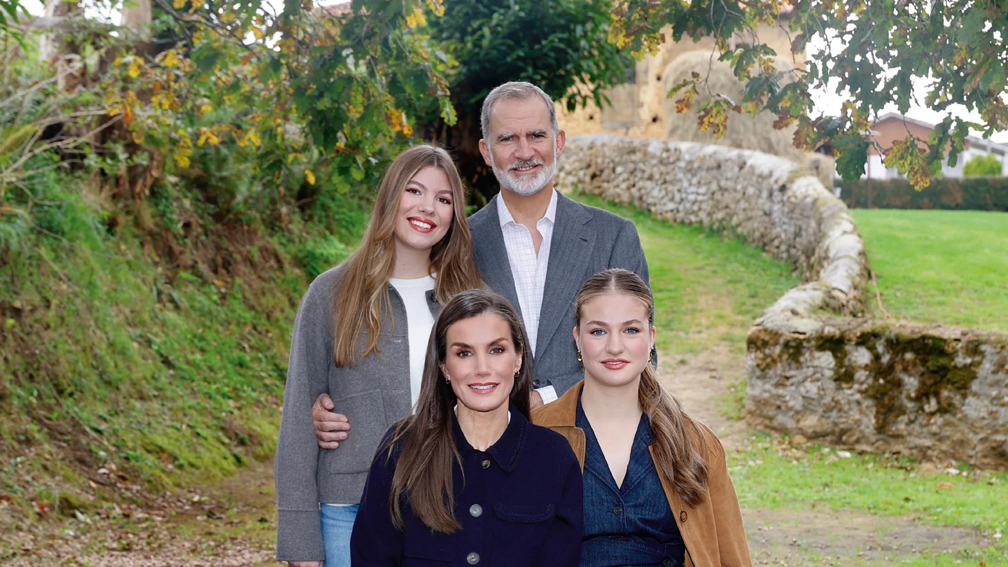 Imagen con la que la familia real felicita la Navidad a los españoles. Imagen con la que la familia real felicita la Navidad a los españoles.