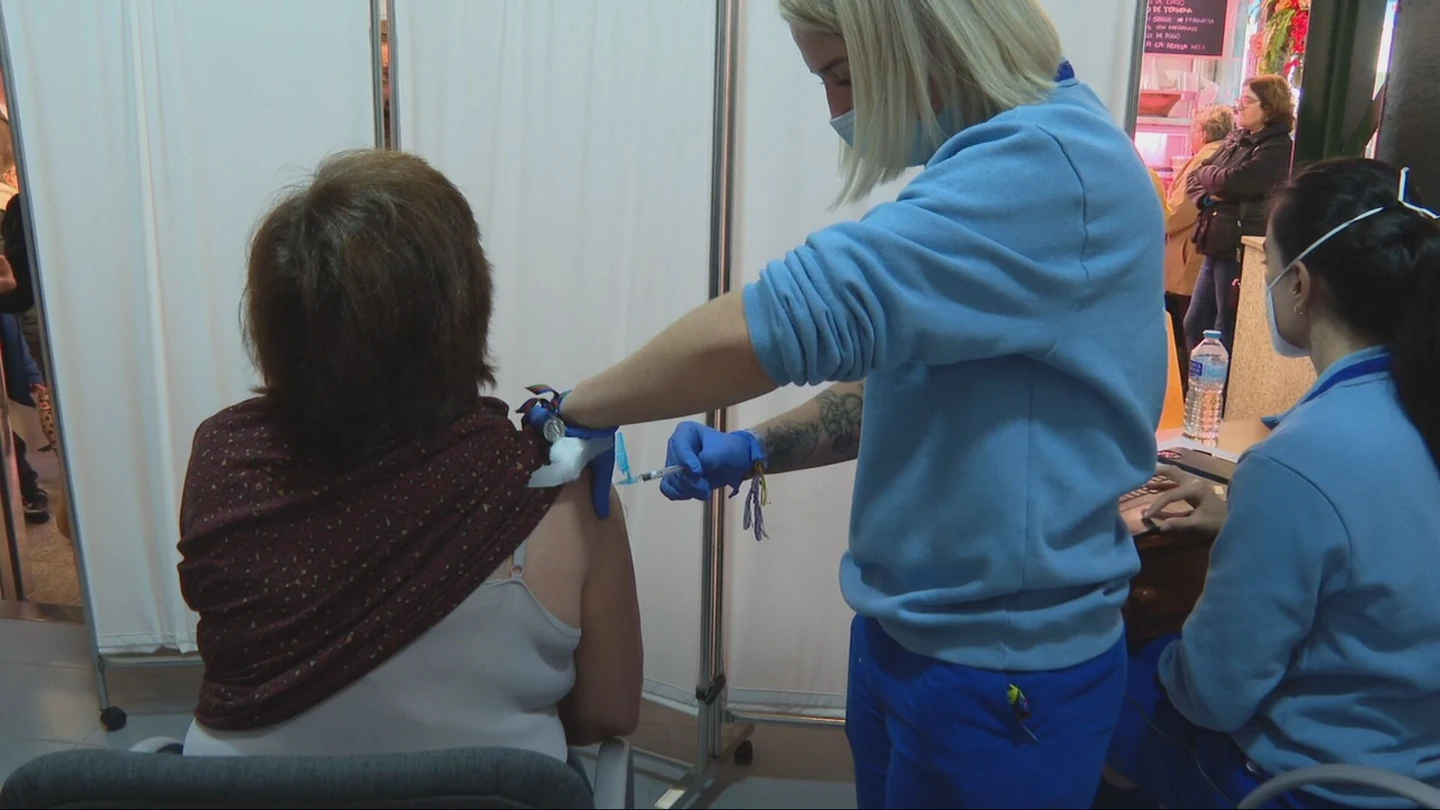 La gripe se dispara en España: los casos crecen un 103% y las autoridades sanitarias recomiendan la vacunación La gripe se dispara en España: los casos crecen un 103% y las autoridades sanitarias recomiendan la vacunación