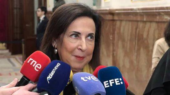 La ministra de Defensa, Margarita Robles, responde a los medios en el Congreso La ministra de Defensa, Margarita Robles, responde a los medios en el Congreso