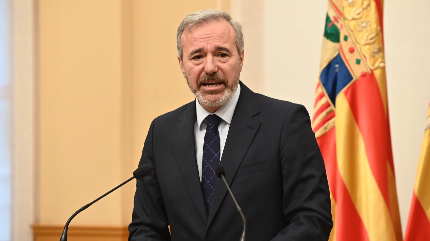 El presidente de Aragón, Jorge Azcón, anuncia el adelanto electoral durante una rueda de prensa en el Edificio Pignatelli de Zaragoza, a 15 de diciembre de 2025. El presidente de Aragón, Jorge Azcón, anuncia el adelanto electoral durante una rueda de prensa en el Edificio Pignatelli de Zaragoza, a 15 de diciembre de 2025.