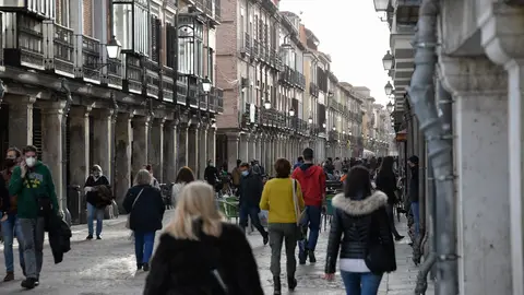 Calle Mayor de Alcalá de Henares, la calle soportalada a ambos lados más grande de Europa Calle Mayor de Alcalá de Henares, la calle soportalada a ambos lados más grande de Europa