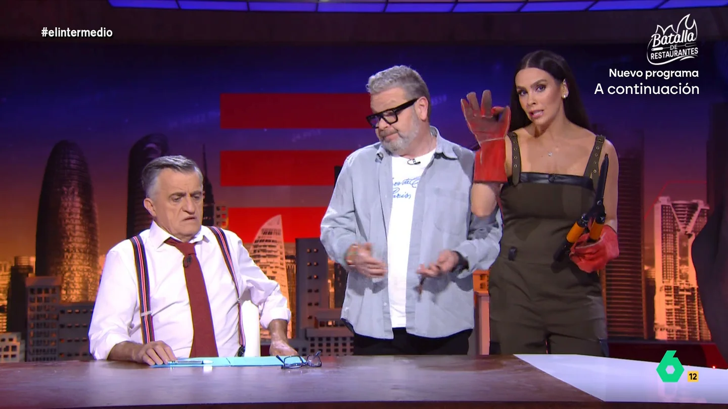 Cristina Pedroche y Alberto Chicote irrumpen en El Intermedio para anunciar que están preparando "la Superbowl de las campanadas" Cristina Pedroche y Alberto Chicote irrumpen en El Intermedio para anunciar que están preparando "la Superbowl de las campanadas"