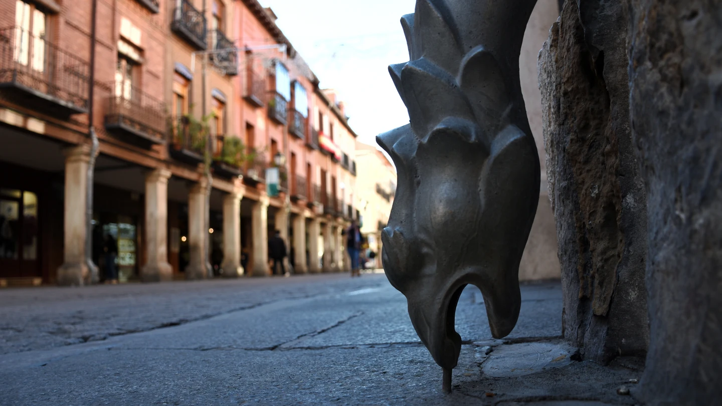 Calle Mayor de Alcalá de Henares, la calle soportalada más larga de Europa Calle Mayor de Alcalá de Henares, la calle soportalada más larga de Europa