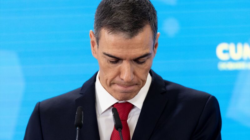 El presidente del Gobierno, Pedro S&aacute;nchez, durante una rueda de prensa, en el Palacio de la Moncloa. 