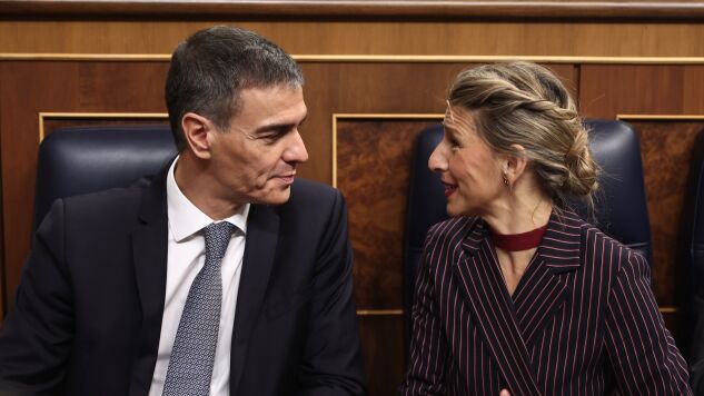 Pedro S&aacute;nchez y Yolanda D&iacute;az en la sesi&oacute;n de control al Gobierno del 10 de diciembre. 
