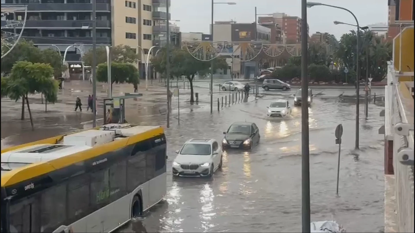 Imagen de la ciudad de Badalona (Barcelona) después del paso de la nueva borrasca Imagen de la ciudad de Badalona (Barcelona) después del paso de la nueva borrasca