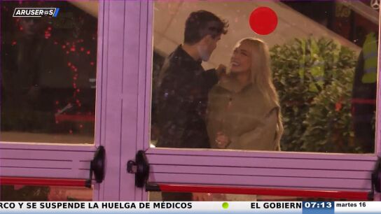 El v&iacute;deo de la complicidad de Ana Mena y &Oacute;scar Casas tras cantar en Starlight Madrid