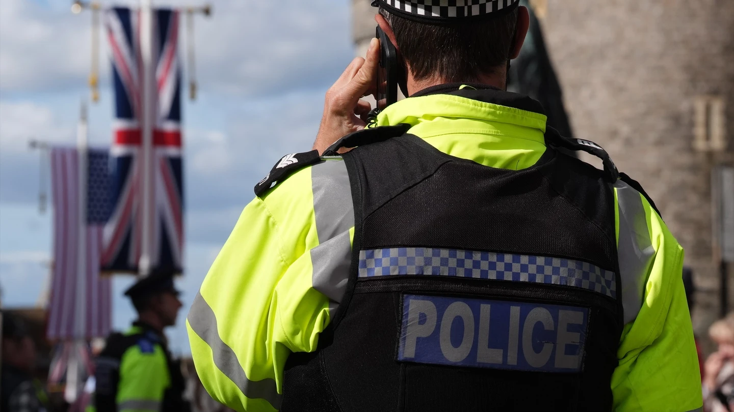 Imagen de archivo de un policía en Inglaterra. Imagen de archivo de un policía en Inglaterra.