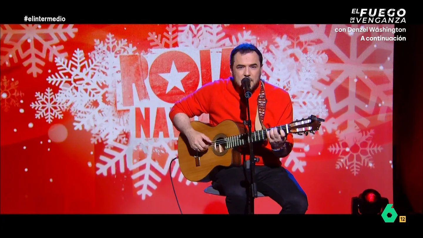 Ismael Serrano versiona 'All I Want for Christmas is You' de Mariah Carey: "Esta Navidad el mejor regalo eres tú" El cantante visita el programa para interpretar el popular tema navideño ya que, como afirma el Gran Wyoming, es "la Mariah Carey de la izquierda". Escucha ya su canción en el vídeo principal.