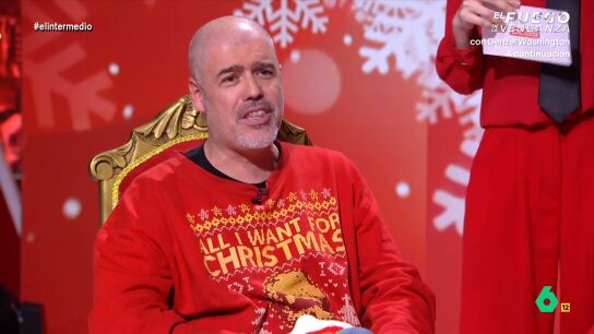 EL INTERMEDIO: Unai Sordo se convierte en Pap&aacute; Noel: "&iquest;Est&aacute;is afiliados? Os he tra&iacute;do fichas"