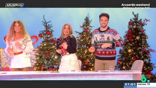 Aruser@s celebra el Día del Jersey Feo Navideño con los looks más extravagantes del plató Aruser@s celebra el Día del Jersey Feo Navideño con los looks más extravagantes del plató