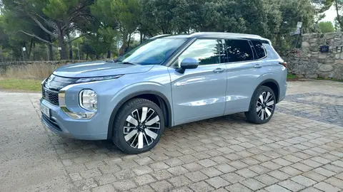 Mitsubishi Outlander PHEV Mitsubishi Outlander PHEV