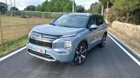 Mitsubishi Outlander PHEV Mitsubishi Outlander PHEV