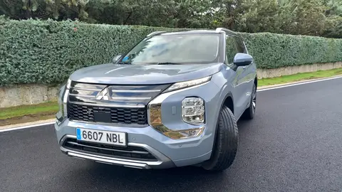 Mitsubishi Outlander PHEV Mitsubishi Outlander PHEV