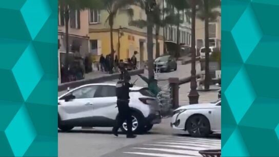 Un hombre armado con un cuchillo es abatido por la Polic&iacute;a en Ajaccio, C&oacute;rcega.