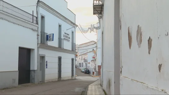 Una calle del municipio de Ahillones, en Badajoz. Una calle del municipio de Ahillones, en Badajoz.