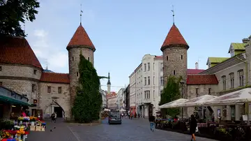 Puerta de Viru en Tallin, Estonia Puerta de Viru en Tallin, Estonia