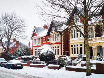 Cardiff tras una nevada invernal Cardiff tras una nevada invernal