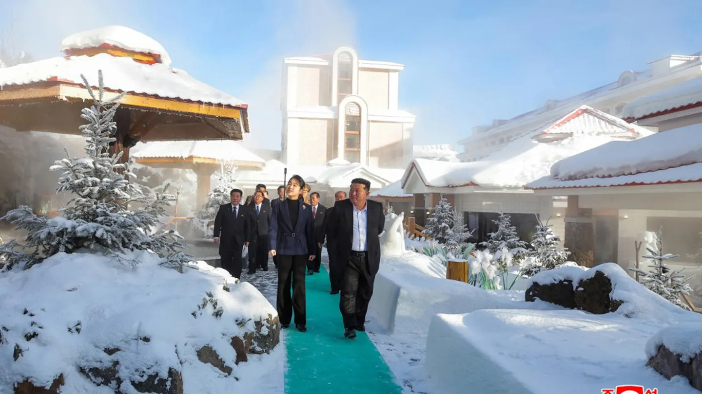 Kim Jong-un inaugura un complejo hotelero de lujo con un importante problema: le faltan turistas Kim Jong-un inaugura un complejo hotelero de lujo con un importante problema: le faltan turistas