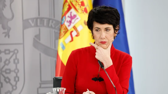 La ministra de Inclusión, Seguridad Social y Migraciones y nueva portavoz del Gobierno, Elma Saiz, tras el Consejo de Ministros La ministra de Inclusión, Seguridad Social y Migraciones y nueva portavoz del Gobierno, Elma Saiz, tras el Consejo de Ministros
