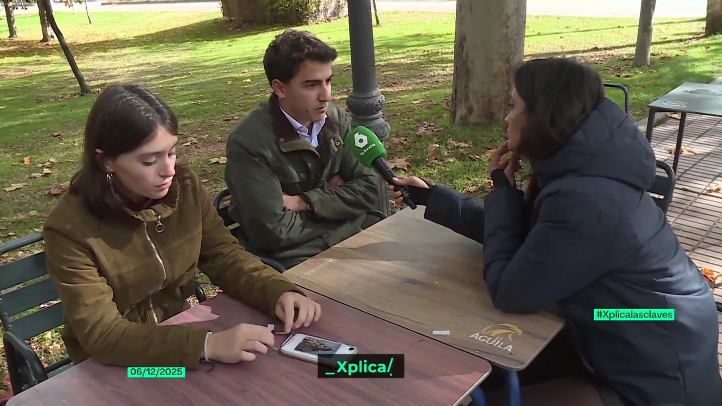 Los mensajes erróneos de un joven que alucinan a José Yélamo: "La Guerra Civil la empezó la República y eso es irrefutable" Los mensajes erróneos de un joven que alucinan a José Yélamo: "La Guerra Civil la empezó la República y eso es irrefutable"