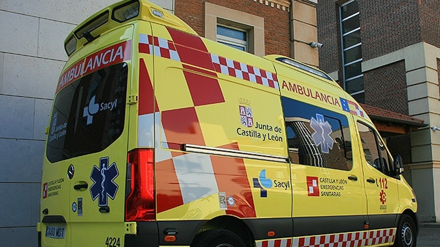 Imagen de archivo de una ambulancia del Servicio de Emergencias de Castilla y León Imagen de archivo de una ambulancia del Servicio de Emergencias de Castilla y León