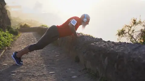 La ciencia redefine el envejecimiento: por qué los 60 ya no son la edad de la vejez La ciencia redefine el envejecimiento: por qué los 60 ya no son la edad de la vejez