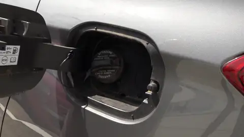 Error común en la gasolinera: cómo actuar si echas gasolina en un diésel Error común en la gasolinera: cómo actuar si echas gasolina en un diésel