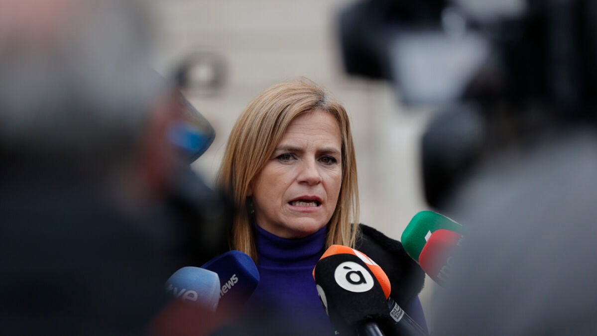 Pilar Bernabé pide a Feijóo que "dimita si le queda un mínimo de dignidad" tras "14 meses de mentiras" sobre la DANA