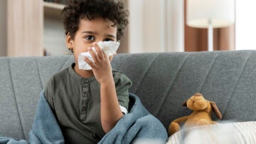 Un ni&ntilde;o resfriado