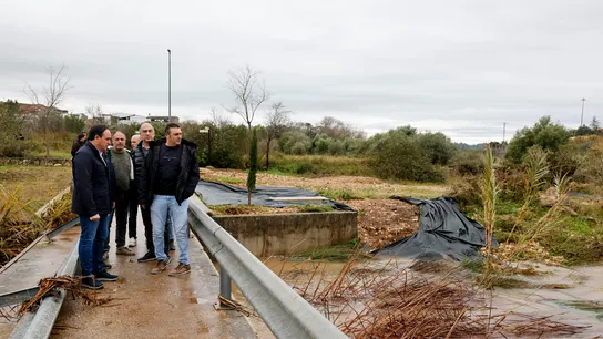 Juanfran Pérez Llorca visita junto a su equipo la zona más afectada de Barxeta. Juanfran Pérez Llorca visita junto a su equipo la zona más afectada de Barxeta.