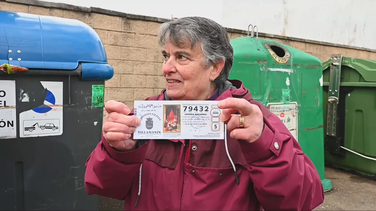 Vecina de Villamanin con el décimo premiado con el Gordo del Sorteo Extraordinario de Navidad Vecina de Villamanin con el décimo premiado con el Gordo del Sorteo Extraordinario de Navidad