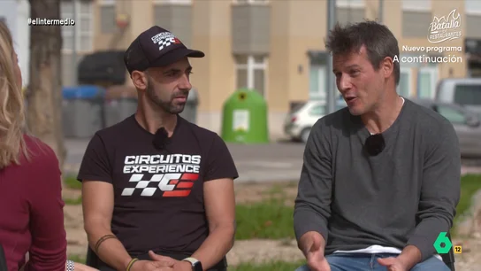 Axel, el hombre que salvó a José Luis de la riada de la DANA: "Estaba shock que lo único que intentábamos era calmarle" Axel, el hombre que salvó a José Luis de la riada de la DANA: "Estaba shock que lo único que intentábamos era calmarle"