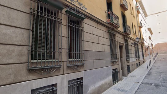La Casa de Alba deja en la calle a 75 familias, que creen que convertirán sus casas de Madrid en pisos turísticos La Casa de Alba deja en la calle a 75 familias, que creen que convertirán sus casas de Madrid en pisos turísticos