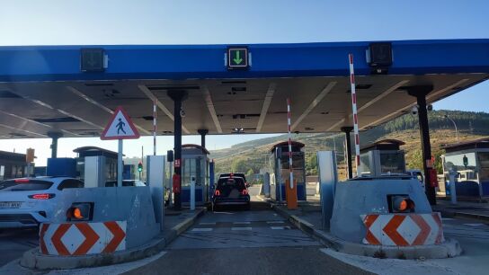 Imagen del peaje del Huerna ubicado en la autopista AP-66