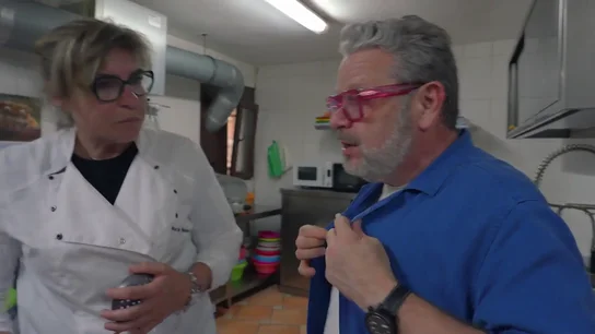 Chicote interrumpe en la cocina de La Venta de los Montes para avisar del mal estado de su comida: "Hay fermentación láctica a cascoporro" Chicote interrumpe en la cocina de La Venta de los Montes para avisar del mal estado de su comida: "Hay fermentación láctica a cascoporro"