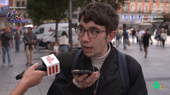 Un joven hace creer a su madre que ha sido detenido tras pintar los leones del Congreso: "&iexcl;Gilipollas!, &iquest;En qu&eacute; grupo te has metido?"