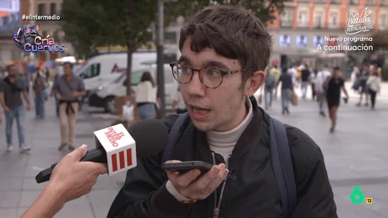 Un joven hace creer a su madre que ha sido detenido tras pintar los leones del Congreso: "¡Gilipollas!, ¿En qué grupo te has metido?" Un joven hace creer a su madre que ha sido detenido tras pintar los leones del Congreso: "¡Gilipollas!, ¿En qué grupo te has metido?"