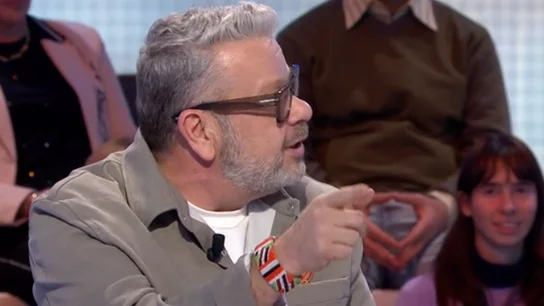 Alberto Chicote desvela el mayor secreto tras las cámaras de las Campanadas: "Las doy yo y quien se las come es Cristina Pedroche" Alberto Chicote desvela el mayor secreto tras las cámaras de las Campanadas: "Las doy yo y quien se las come es Cristina Pedroche"