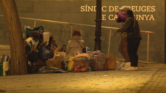 Imagen de personas sintecho que viven en Barcelona